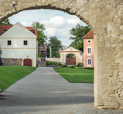 zámecký areál_Koloděje nad lužnicí_realizace